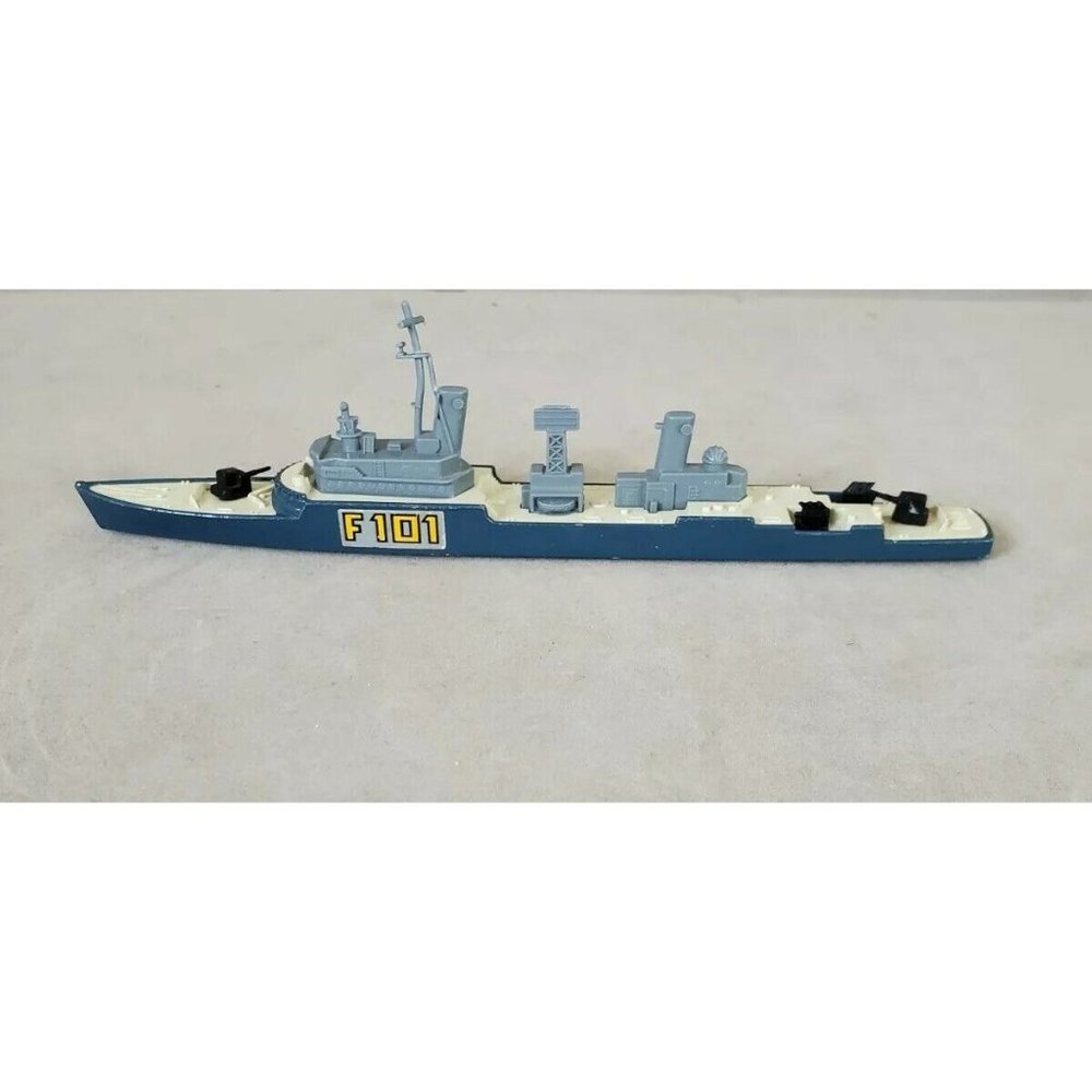 Matchbox Sea Kings K 301 FRIGATE/K305 SUBCHASER Vintage